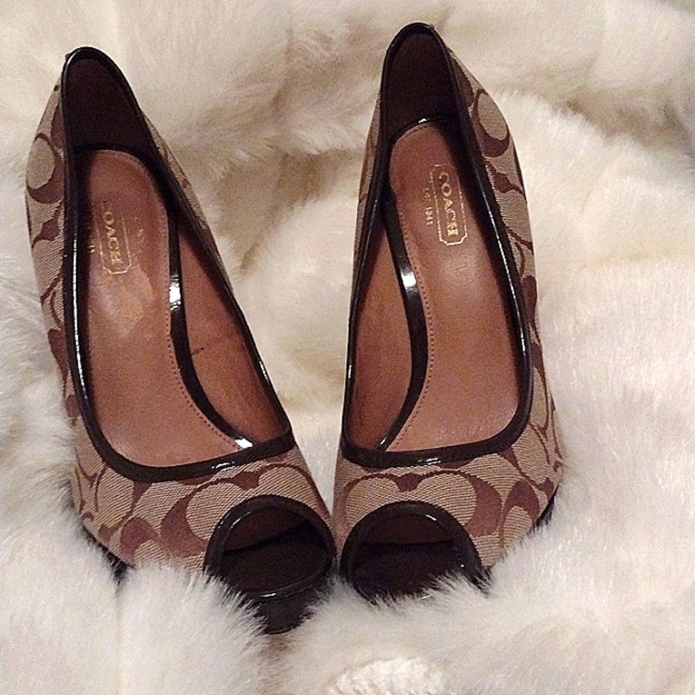 Coach peep toe heels.size 7 original coach print